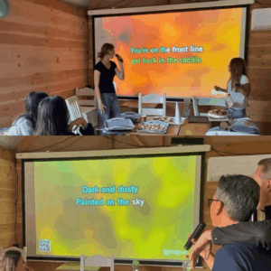 Gezellige familiedag met karaoke set huren bij Dagpakketverhuur – samen zingen en plezier maken.